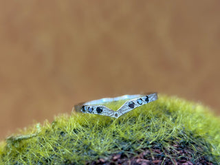 Diamond-clad V Band