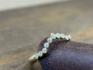 Pointed River Rocks Nesting Band