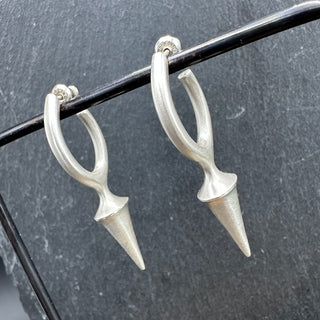 Dagger Hoops