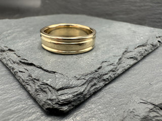 Grooved Edge Gold Band