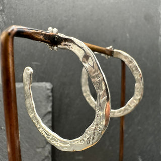 1.5" Nyx Hoops: Silver