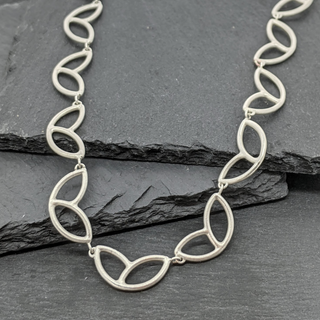 Laurel Collar