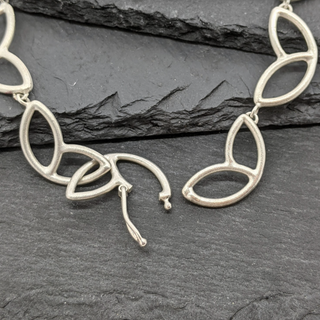 Laurel Collar