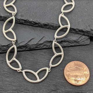 Laurel Collar